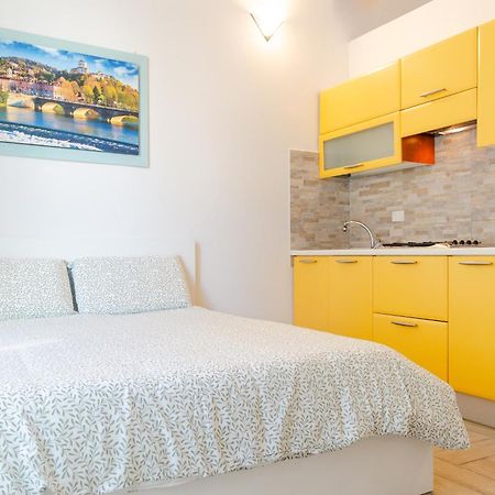 La Piccola By Happyhostorino Apartment ภายนอก รูปภาพ